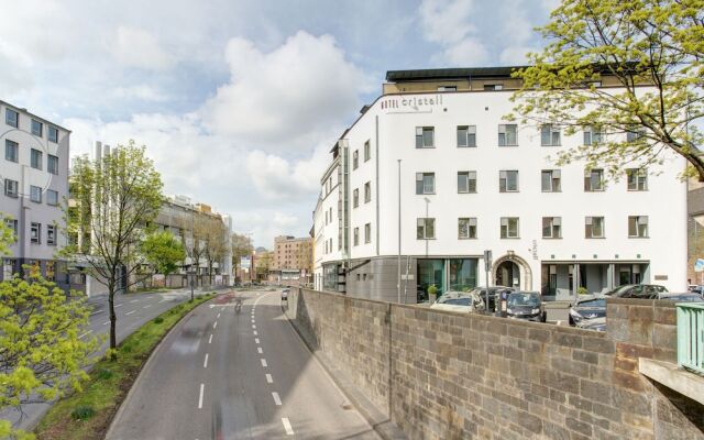Premier Inn Koeln City Centre Hotel