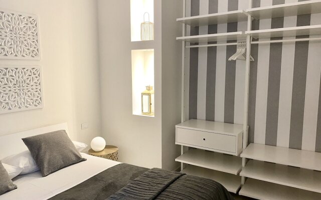 Fashion Elvira House 2