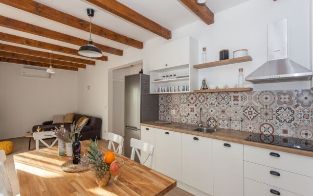 Tranquil Holiday Home in Vrana With Swimming Pool