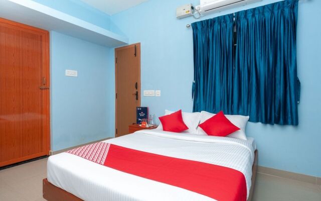 OYO 15702 Thulsi Residency