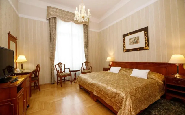 Hotel Bristol Palace