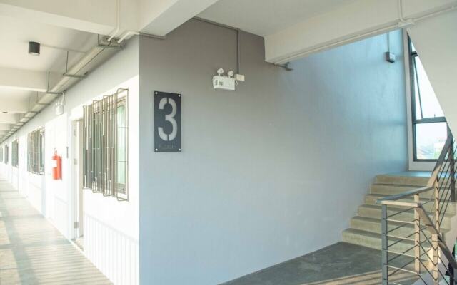 Samutsakorn Apartment