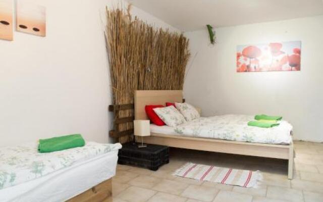 Rastlinky.Sk Greenhouse Guestrooms