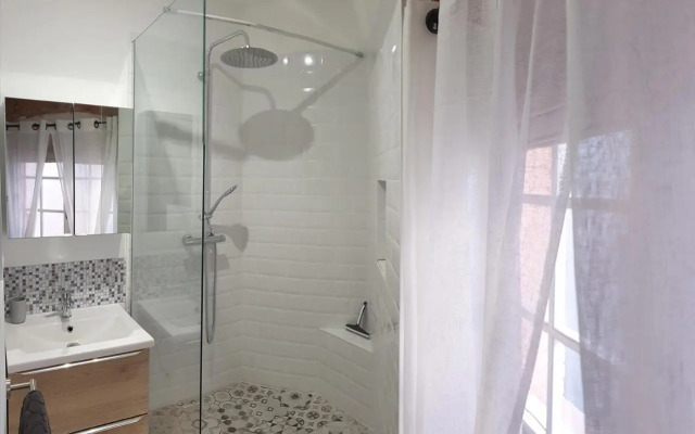 Studio Charmant-Confort-Hypercentre-Metro-Wifi
