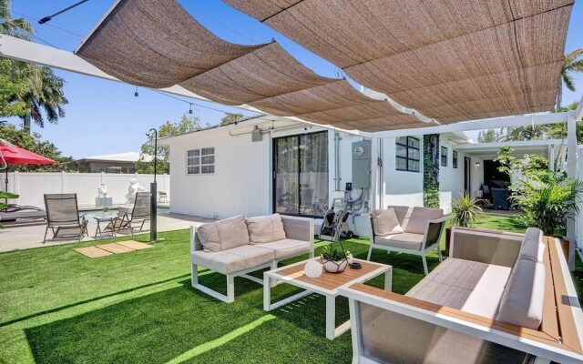 Heated Private Pool 4BR Modern home