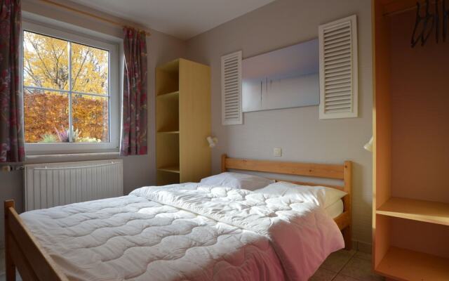 Modern Holiday Home in Robertville with Garden
