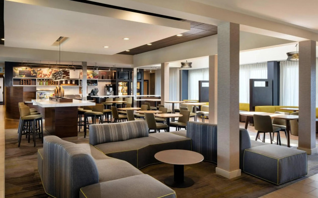 Courtyard by Marriott Fresno