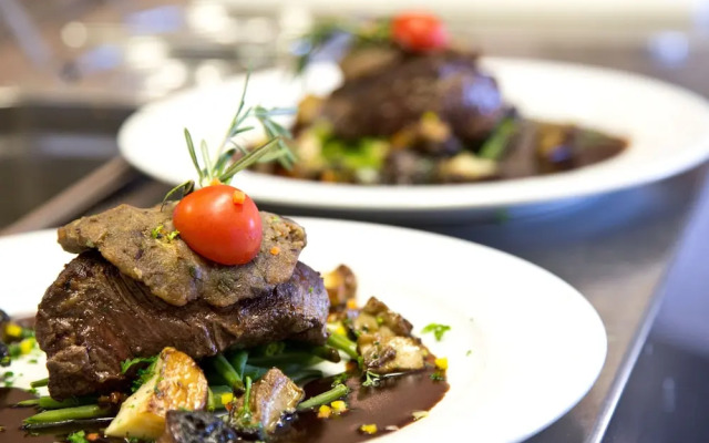 Maien Hotel & Restaurant