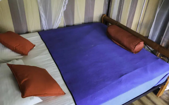 Yoho Okan Rock Wooden Cabana