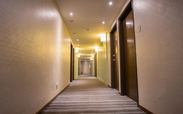 Sunny Hotel Plus