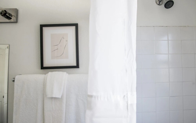 Modern 1BD Near Music Row and Downtown