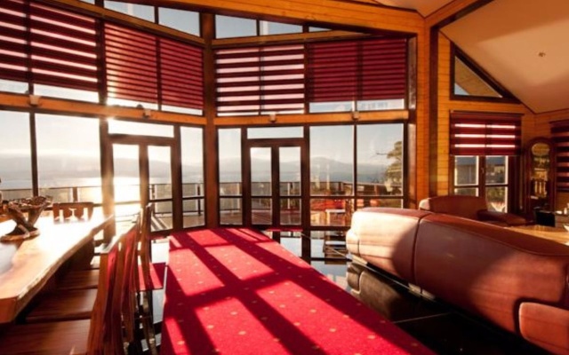 Scandinavian Castle – Balcony – East Jindabyne