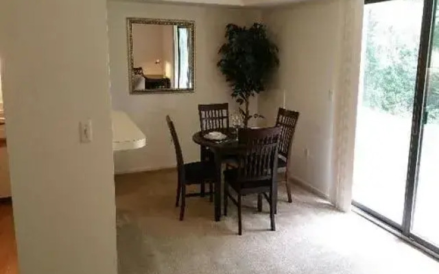 River Oaks Apartments