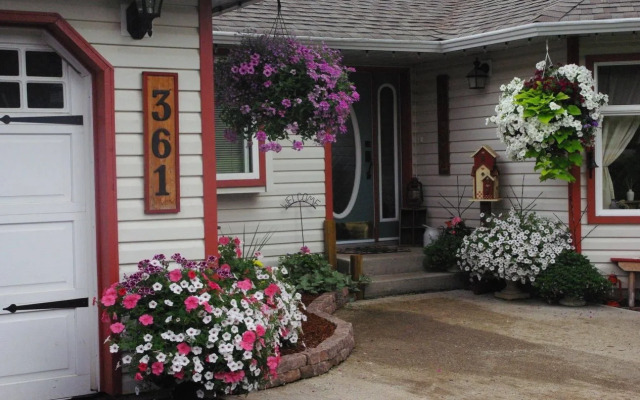 Wyndhaven Cottage Bed & Breakfast