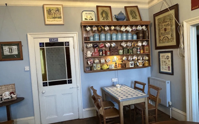 Peacocks Tearoom and Fine B&B