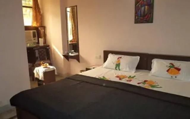 Hotel Ambika Palace