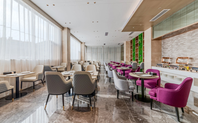 Lavande Hotel (Foshan West Railway Station Shishan)