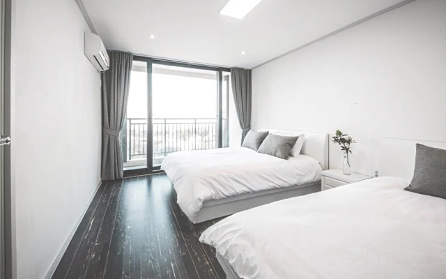 Jeju By the Hill Pension