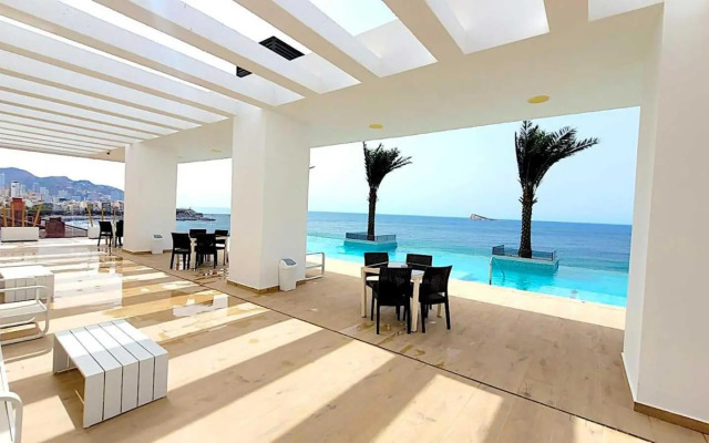 Luxury apartment5 with infinity swimming pool
