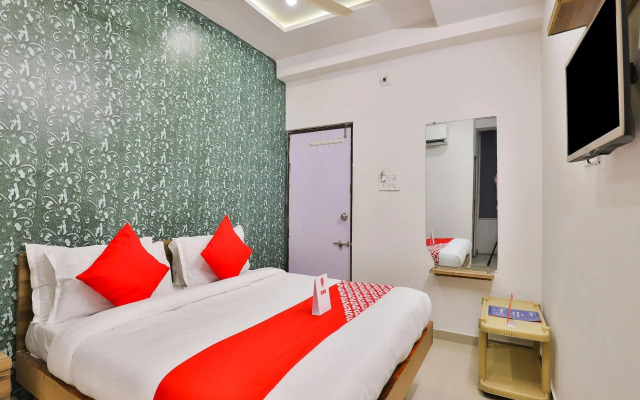 Shreenath by OYO Rooms