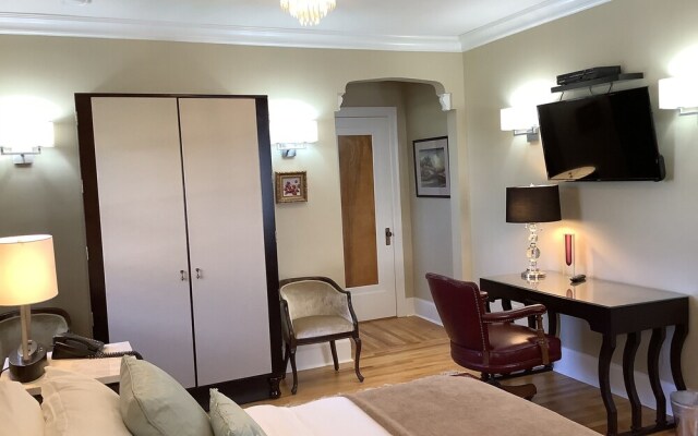 Manoir Chamberland (Adults Only, No Pets)