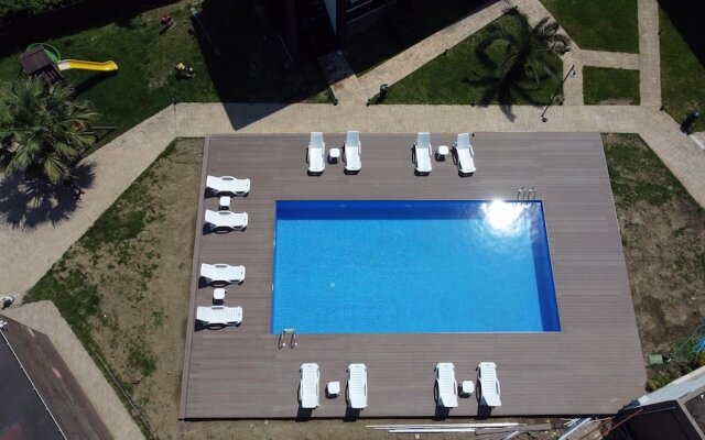 Mad Sea Hotel