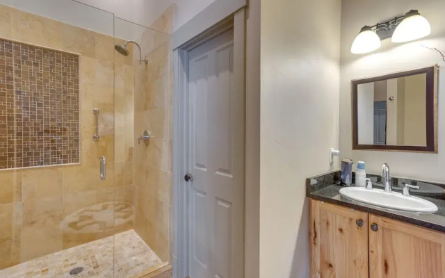 Updated Rustic-chic Condo on Ouray's Main Street!