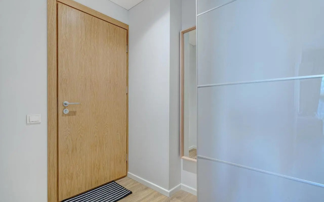 City Studio 1B in a great location