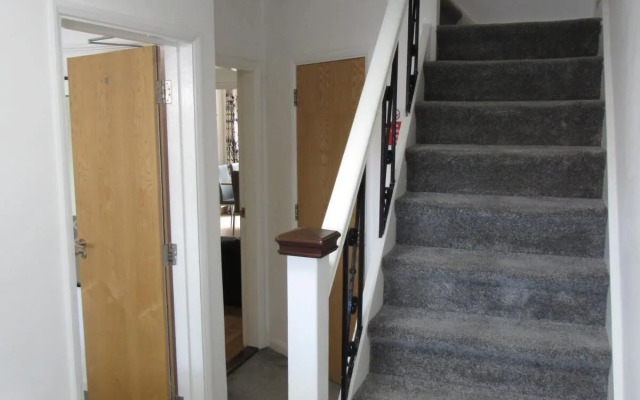 The Cambridge Suites - Tas Accommodations
