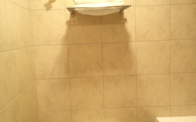 Robertson Suites Z