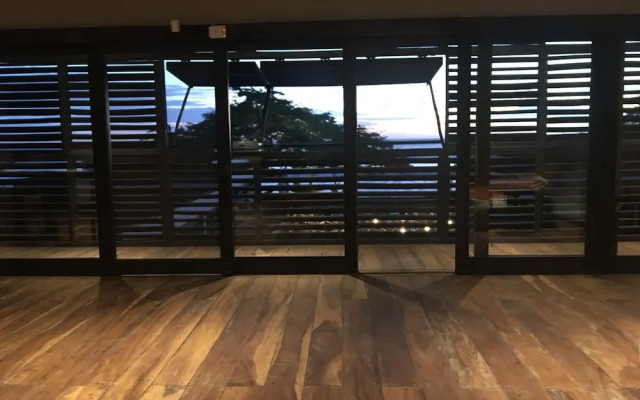99 Surf Lodge