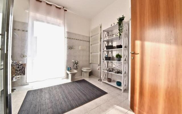 Modern- family apartment halfway between Milano and Como