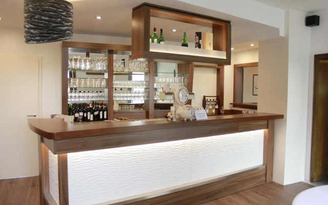 Ummen Hotel&Restaurant