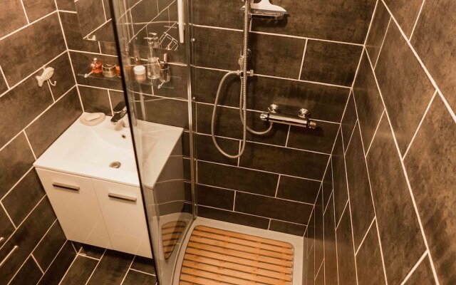 Lovely Holiday Home in Sainte-Valiere with Swimming Pool