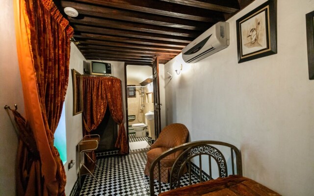 Riad Gemstone