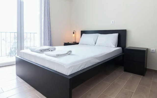 Modern Comfort 1Bd Apt with Balcony