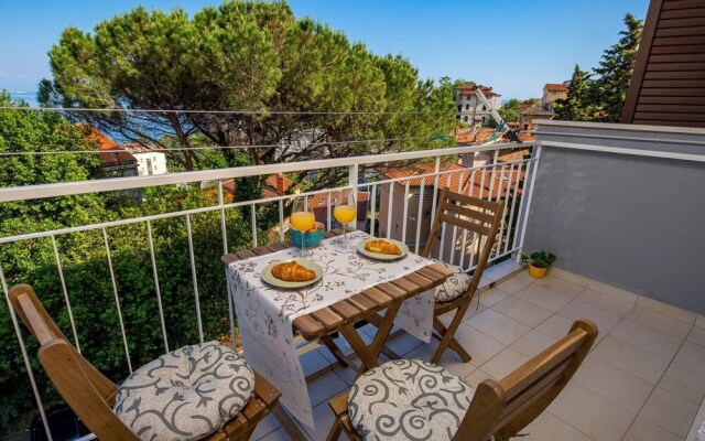 Beautiful Apartment in Lovran With Wifi and 2 Bedrooms