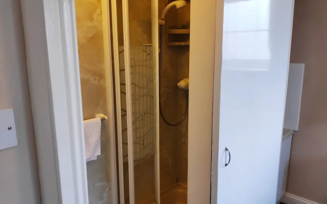 OYO Elnor Guest House