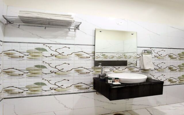 OYO 7100 Hotel Crossroads