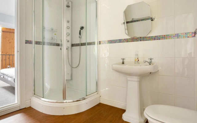 Oldmill-2bed-sleeps6-hottub-privategarden