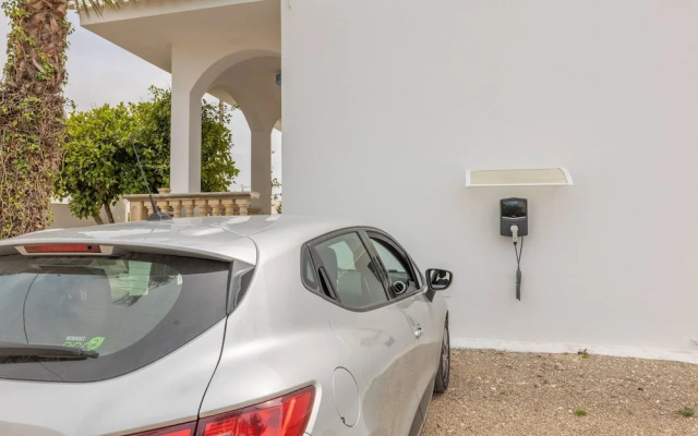 Villa Eriberto - Pool 3 Bedrooms 8 Sleeps