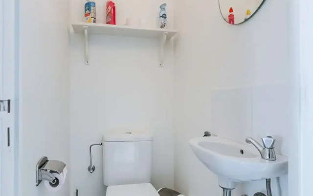 Bright Apartment With 2 Terraces Close to Beach