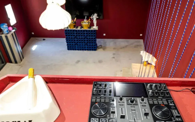 Splendid Flat in Provencal Villa 1br/3p