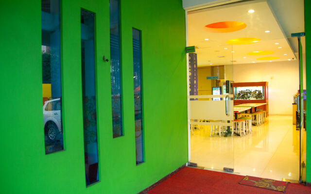 Airy Alun Alun Malang Zainul Arifin 55