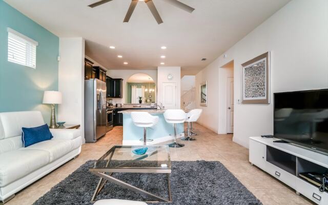 5 Bedroom, 4 Bathroom Villa