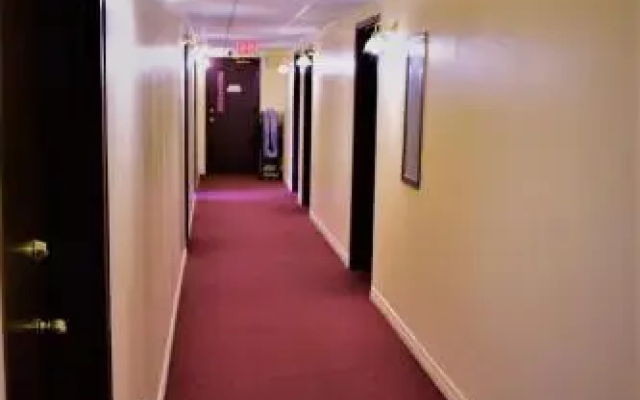 Royal Windsor Inn & Suites