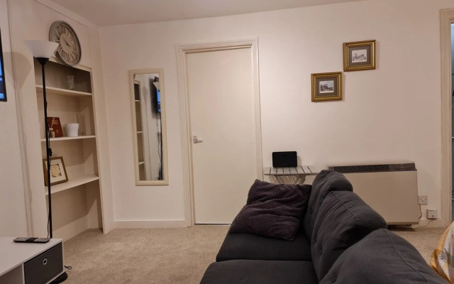 Grace Apartments - Living Spring 1