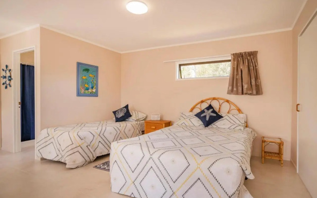 The Olive Grove Retreat - Matarangi Holiday Unit