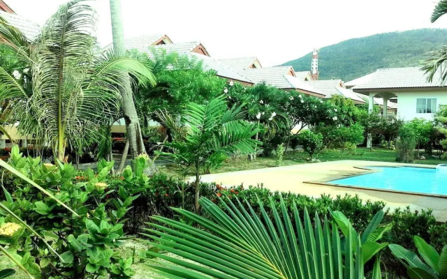 Krisada Beach Resort