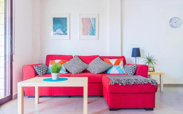 Seaview modern beach apartment